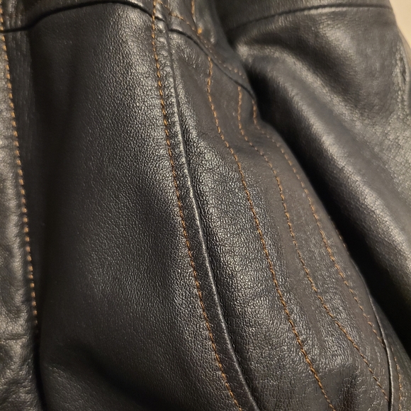 Danier leather jacket with warm lining - Picture 3 of 4